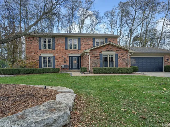 29314 Parkside St, Farmington Hills, MI 48331