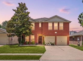 19135 Royal Isle Dr, Tomball, TX 77375