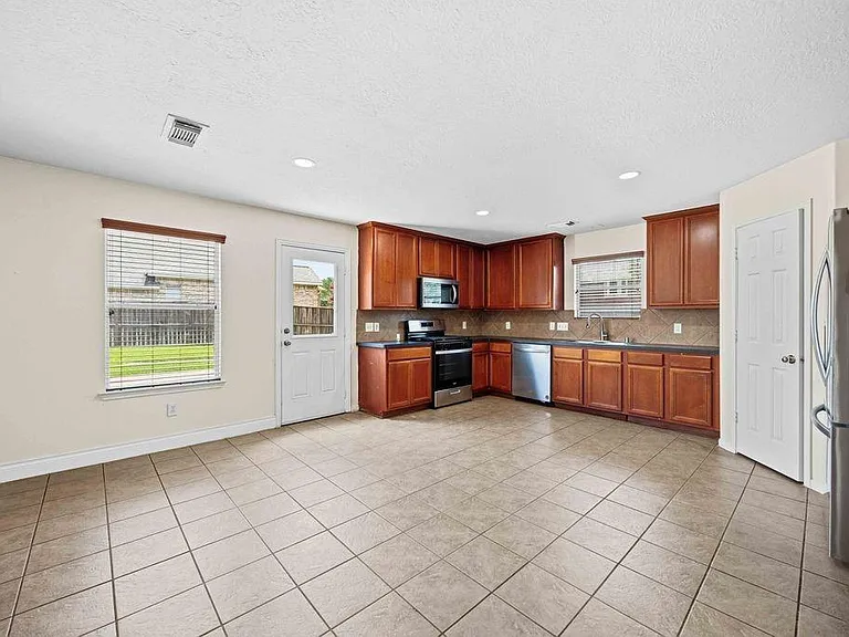 14015 Crossvale Ln — Photo 6