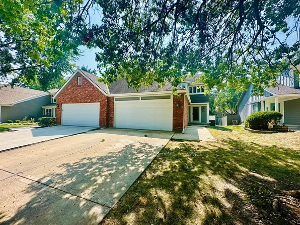 10709 W 115th Ter, Overland Park, KS 66210