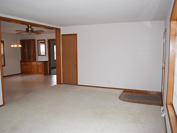 5th image of 1966 Rosewood Dr