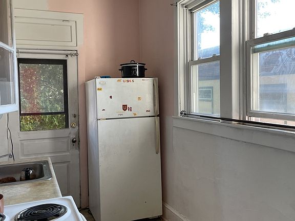 5th image of 710 N 3rd St #4