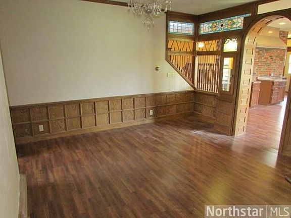 4th image of 311 Main Ave N