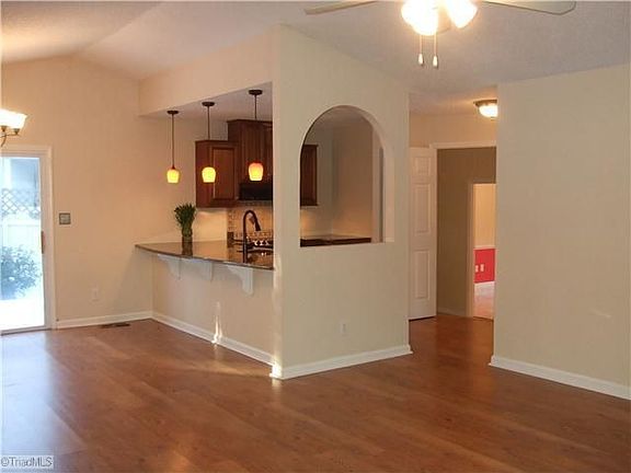 2nd image of 5 Stonehouse Ct