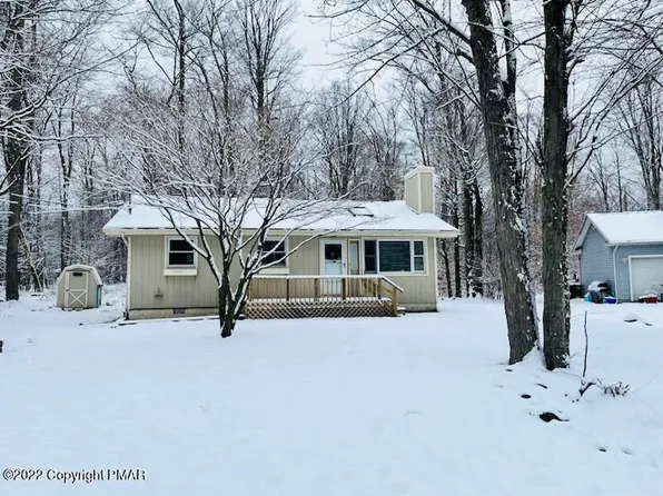 1134 Trapper Ln, Pocono Summit, PA 18346