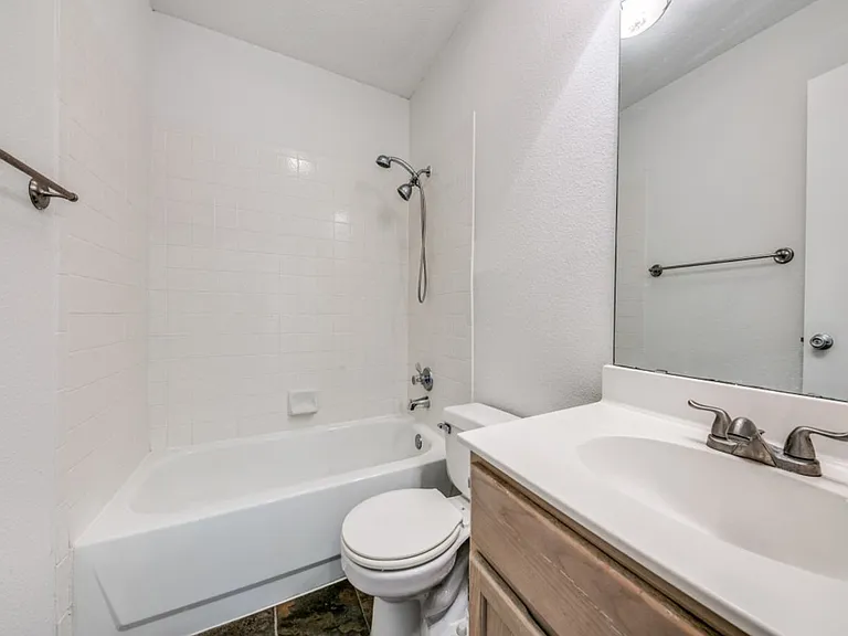 16606 Winding Oak Dr — Photo 11