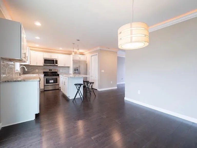 14 Cleveland Ave — Photo 4