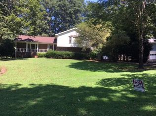 3945 White Oak Ln, Lilburn, GA 30047