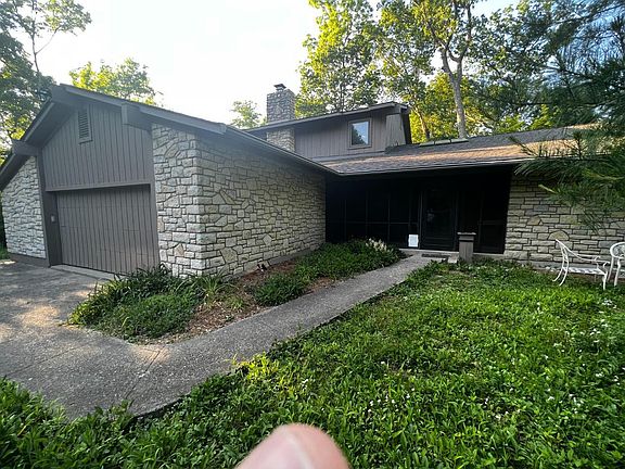 2nd image of 7 Sleepy Hollow Ln