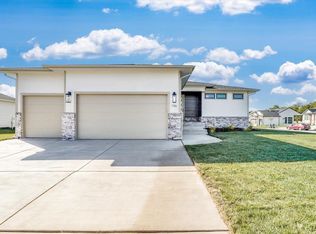 196 S Wellcrest Ct, Goddard, KS 67052