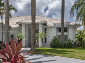 671 NW 101st Ter, Fort Lauderdale, FL