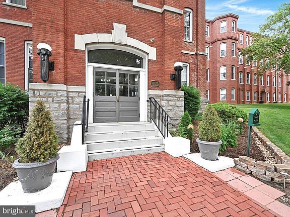 2nd image of 917 Columbia Ave Suite 526