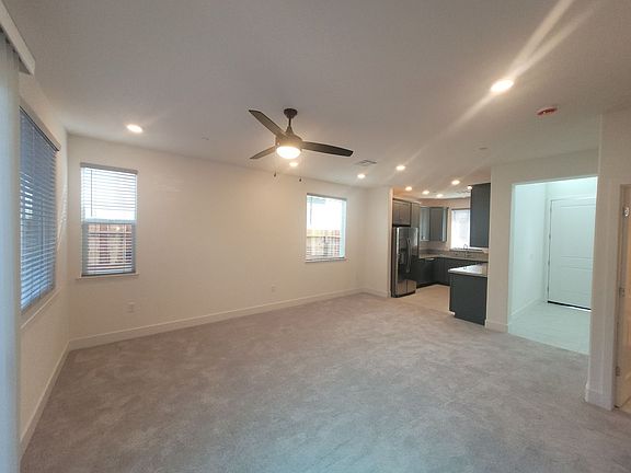 4th image of 401 Caravaggio Cir