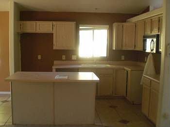 4th image of 407 E Avenida Sierra Madre