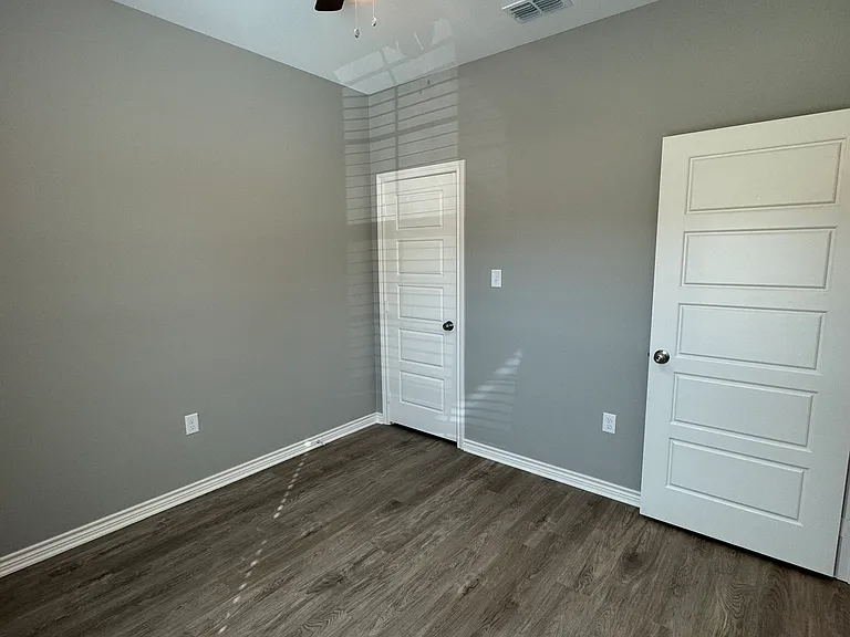 572 Ivy Ln — Photo 11
