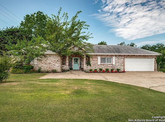 2nd image of 906 River Rock