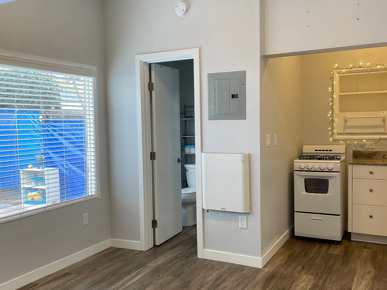 Studio, $1,600 — Photo 4