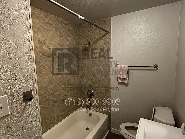1428 E Orman Ave — Photo 11