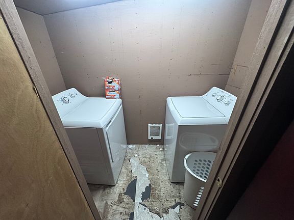 5th image of 1713-1715 Bloomington Ave
