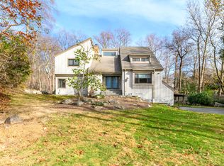 116 Apple Valley Rd, Stamford, CT 06903