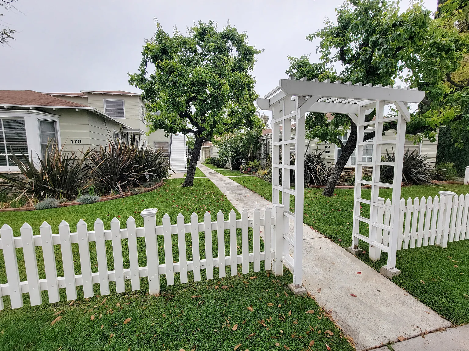 2 bed, $2,600 — Photo 1