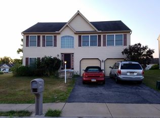 1827 Ashcombe Dr, Dover, PA 17315