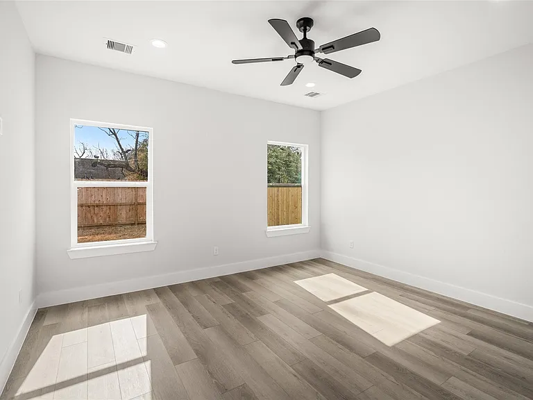 8056 Meadowbrook Dr — Photo 19