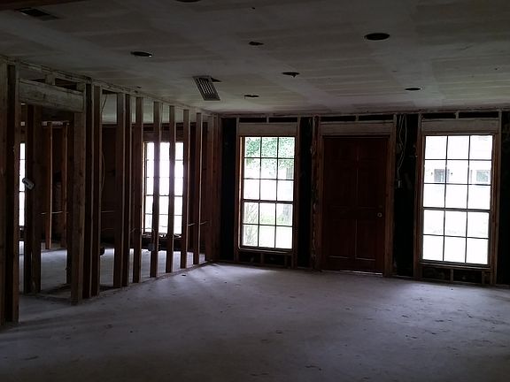 2nd image of 9121 Cedar Springs Ave