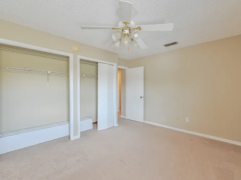 11001 SE Sunset Harbor Rd — Photo 7