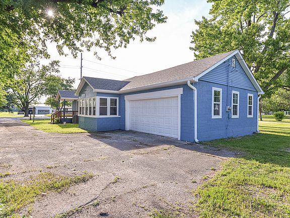3rd image of 2140 S State Road 13