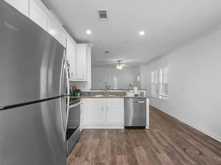 1284 Plymouth Pl — Photo 19