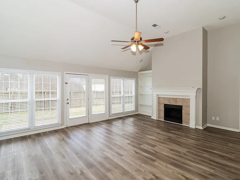 9339 Chimneyrock Blvd — Photo 5