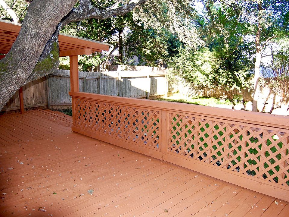Huge back yard Deck