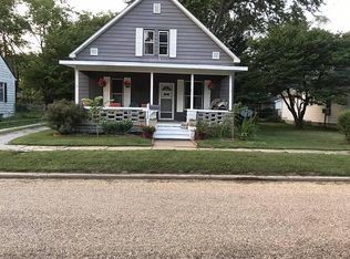 412 E Mitchell St, Salem, IL 62881