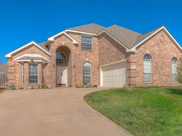 7854 Brook Meadow Ln, Fort Worth, TX 76133