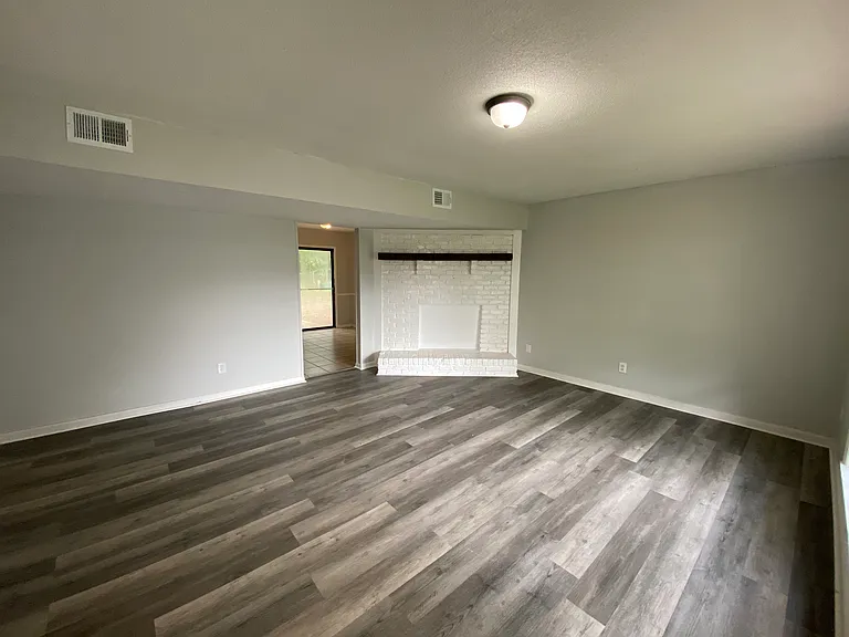 3901 Fair Oak Ln SW — Photo 1