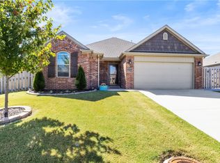 1111 Rosemary St, Centerton, AR 72719