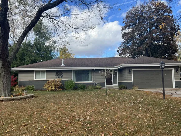 2300 West Apple Tree ROAD, Glendale, WI 53209