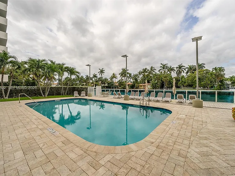 9800 W Bay Harbor Dr #308 — Photo 30