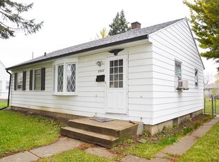 6908 W Caldwell Ct, Milwaukee, WI 53218