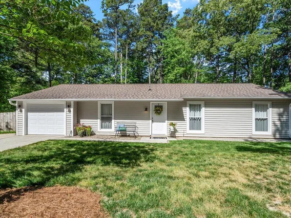 1800 Tarbert Dr, Cary, NC 27511