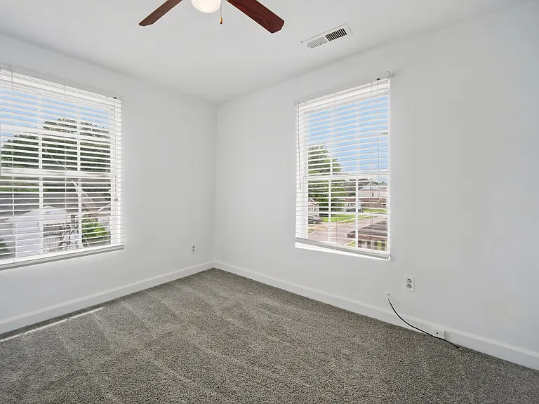 1113 Covel St — Photo 11
