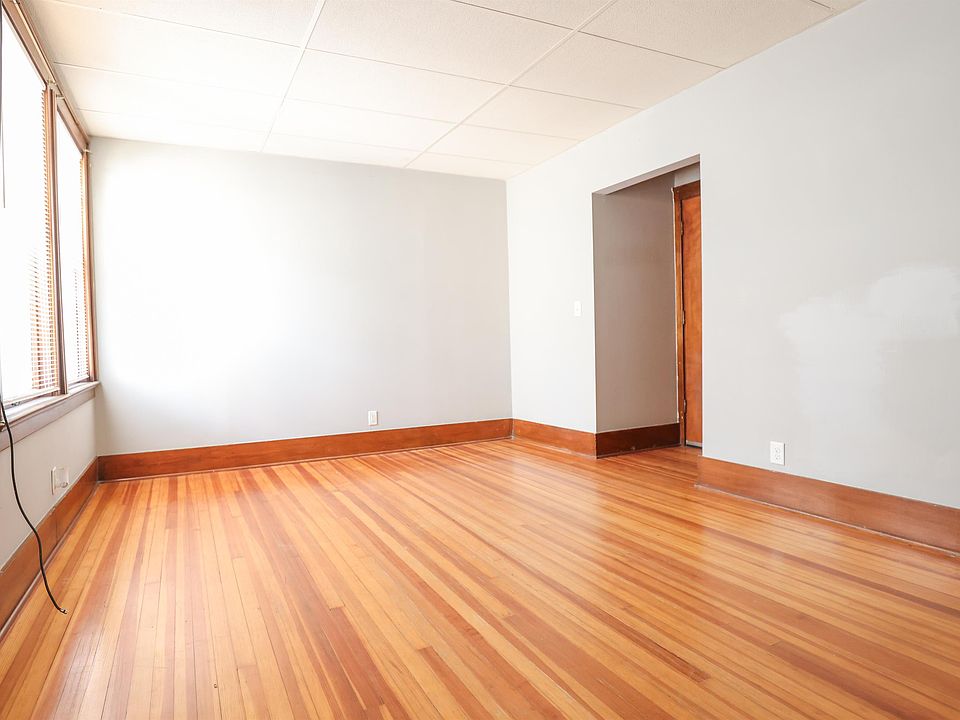 1st image of 115 S 38th Ave #12