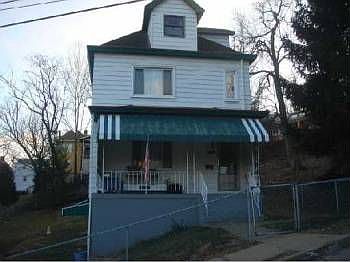 2nd image of 104 E Woodford Ave