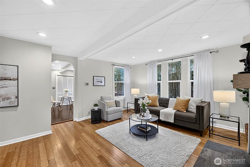5th image of 2732 NE 54th Street