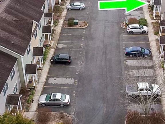 3rd image of 15 Beverly Ct APT 4