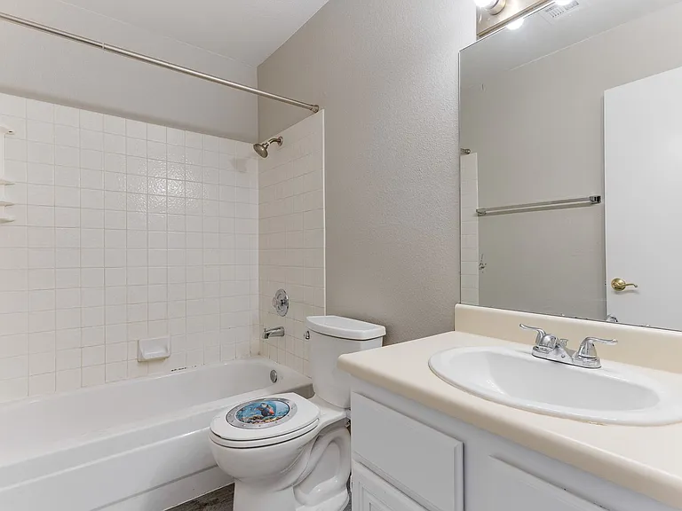 830 N Sloan Ln #202 — Photo 18