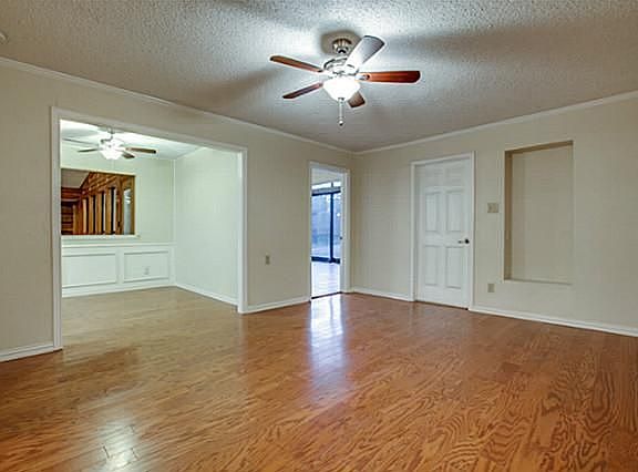 4th image of 6109 Ponderosa St