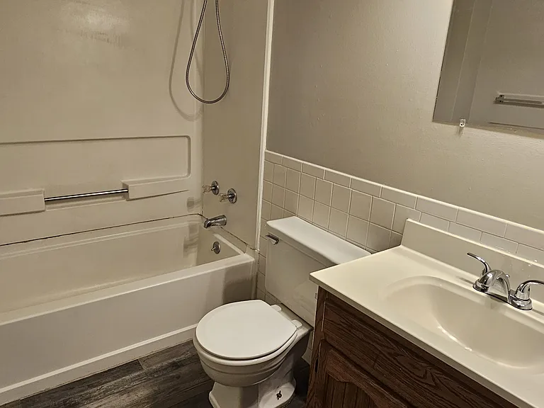 702 Sherbrooke Dr #4 — Photo 10