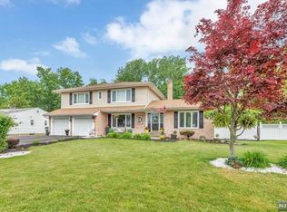 73 Glenroy Rd, Fairfield, NJ 07004
